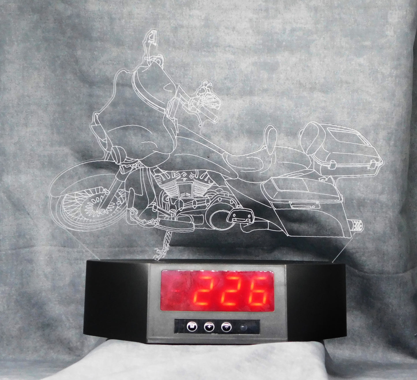 H-D Screaming Eagle 3-D Optical Illusion Multicolored LED Clock/Lamp