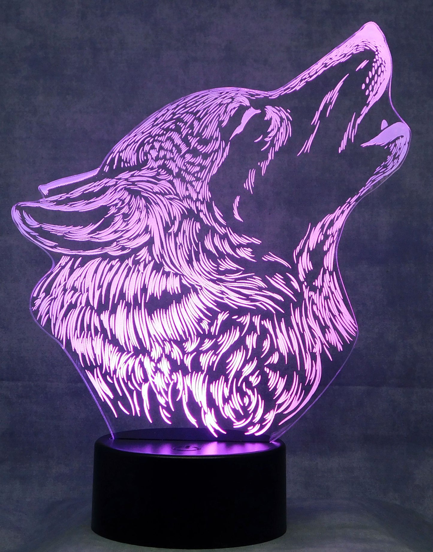 Wolf Howling 3-D Optical Illusion Multicolored Lamp